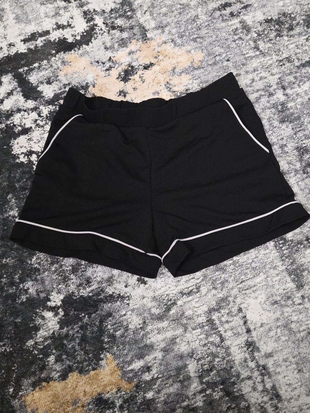 HAVE Black Contrast Piping Pull-On Shorts Size L